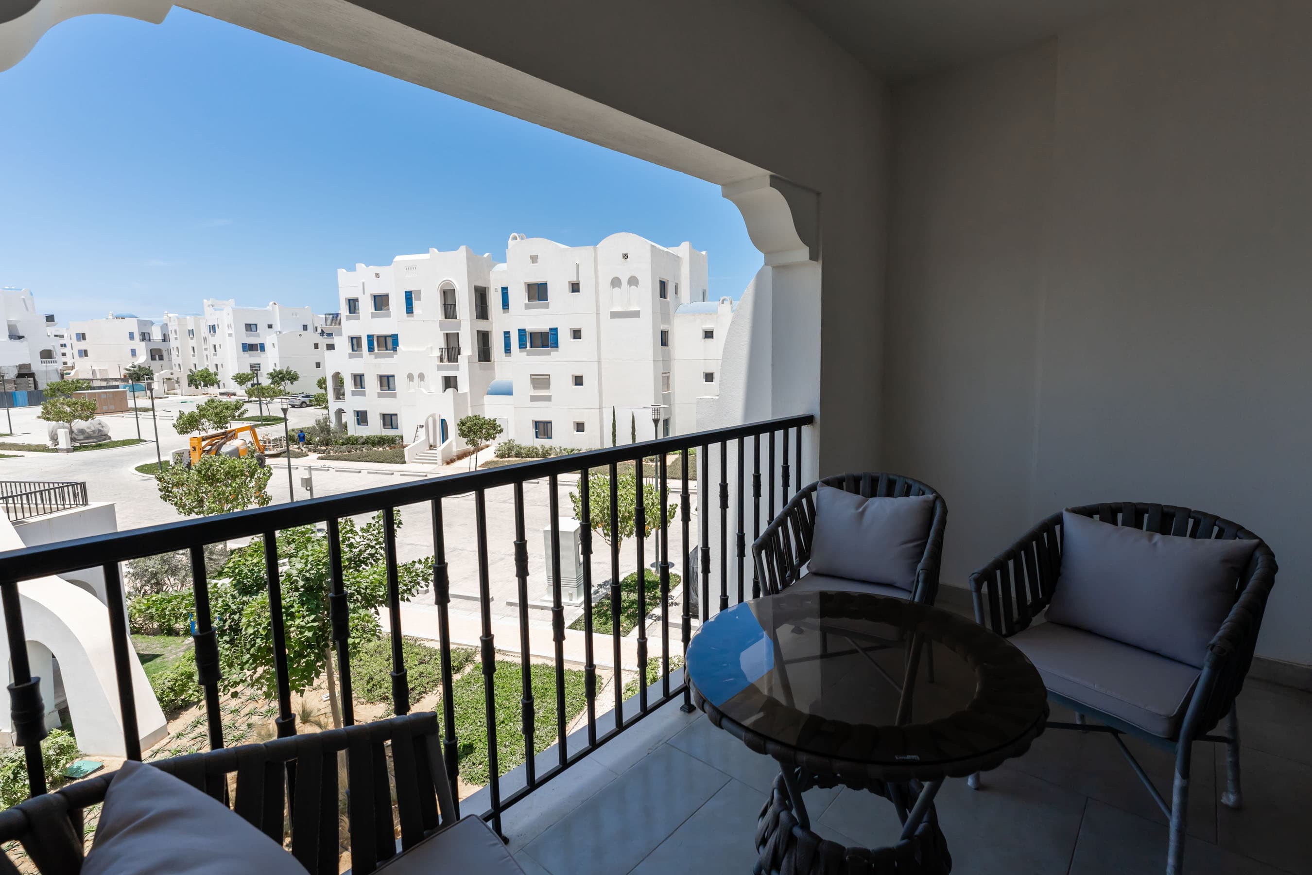 1BR Greek | Marassi
