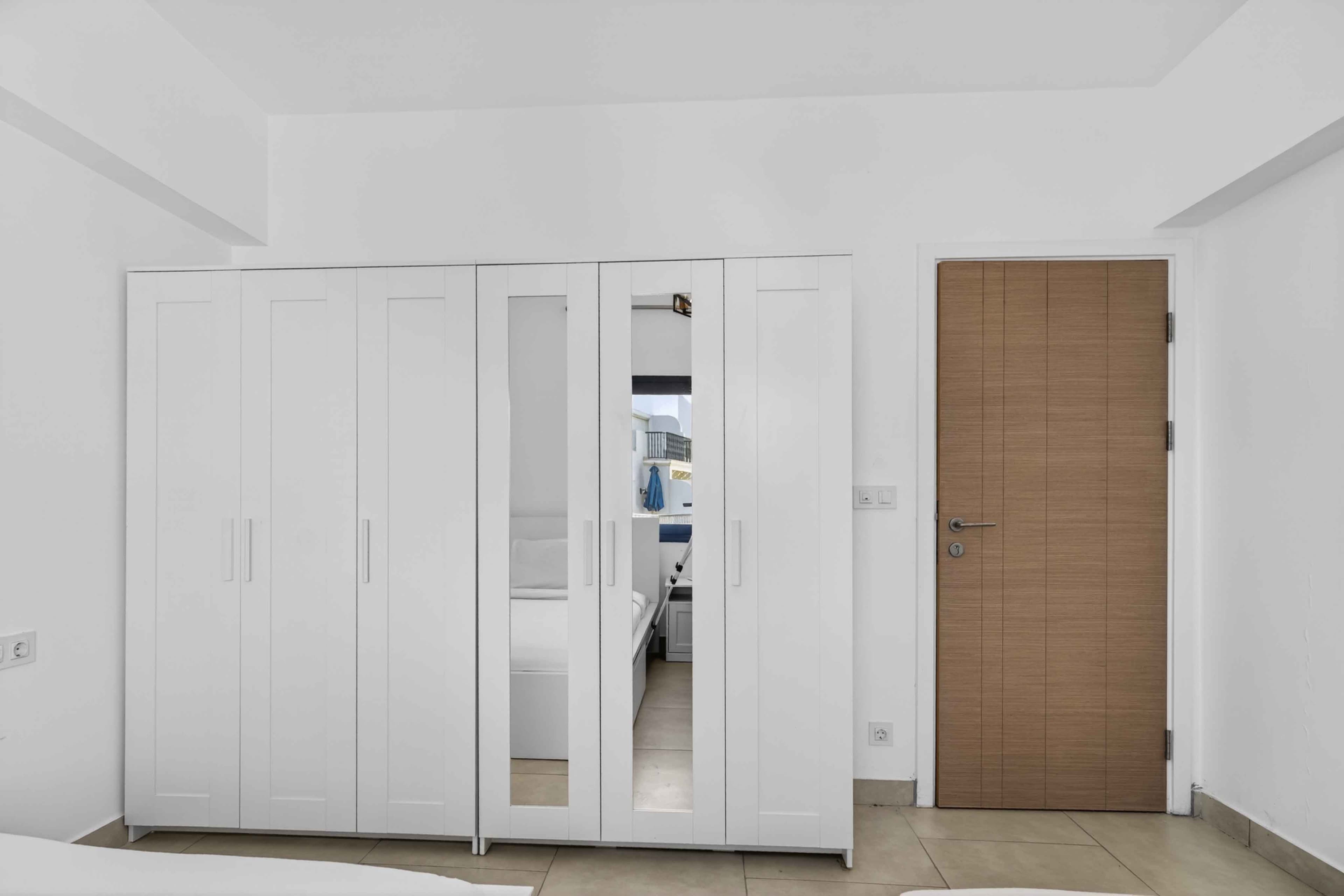 1BR · Greek Village, photo 7