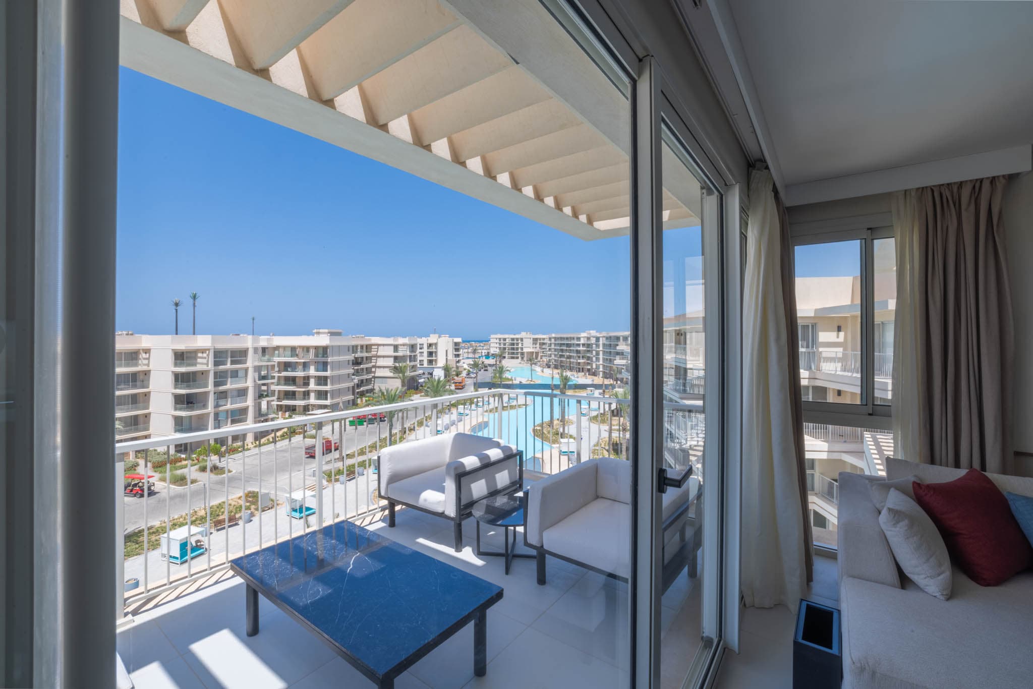 3BR + Nanny Lagoon & Partial Sea view, photo 2