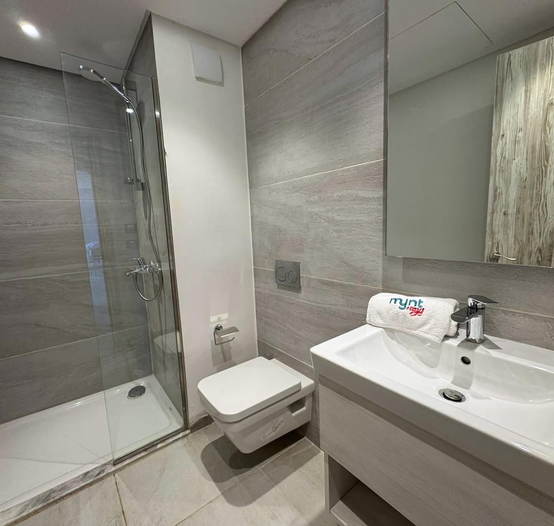 Chic 2BR Serviced Apartment in Fouka Bay | Front Row Sea View Retreat, photo 6