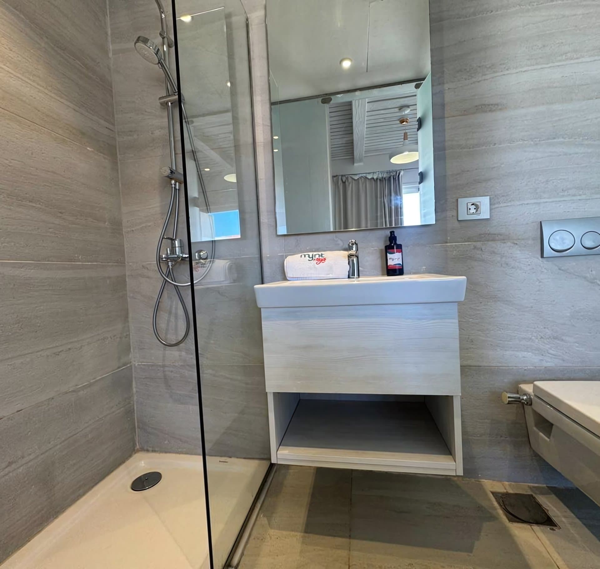 Relaxing 2BR Chalet in Fouka Bay | Elegant Side Sea View Stay, photo 7