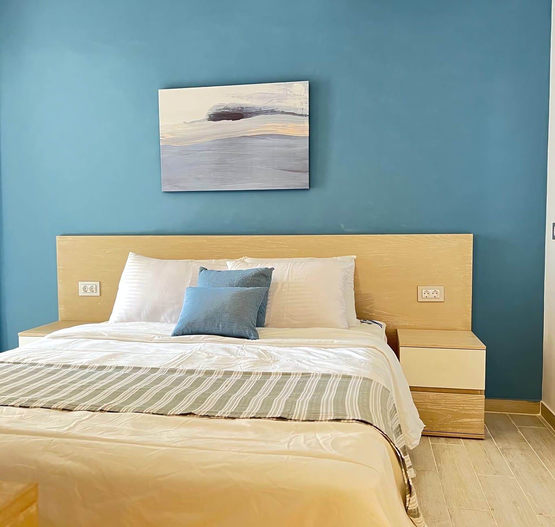 Luxury Serviced 3BR Apartment in Fouka Bay | First Row Sea & Pool View, photo 8