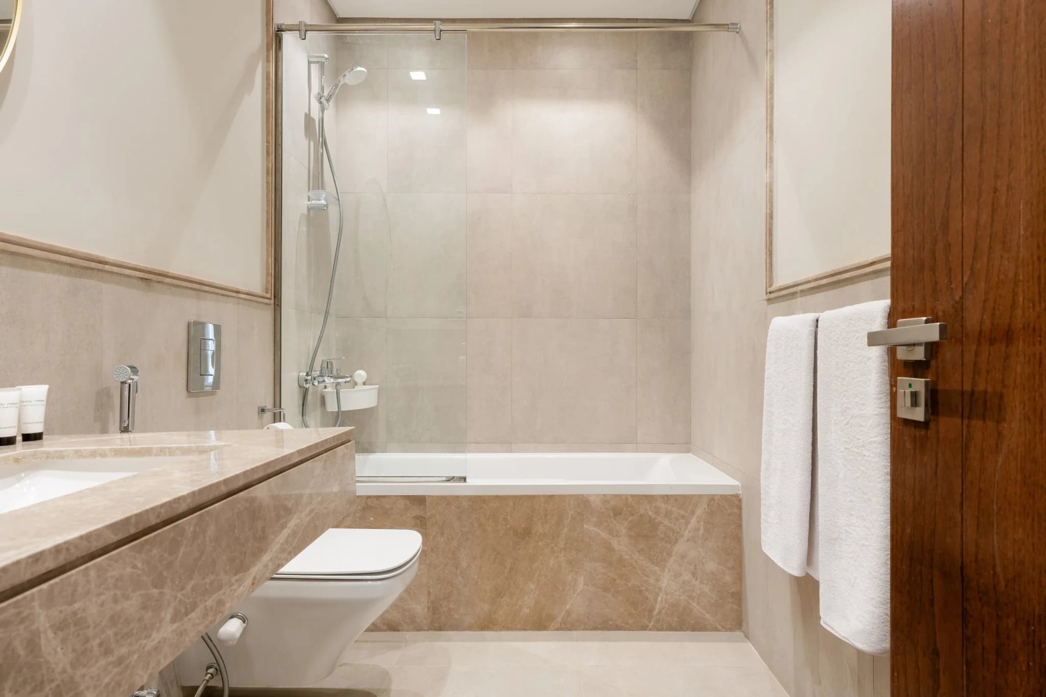 Sh. Zayed Aeon Towers 2BR w/ Kitchen, photo 8