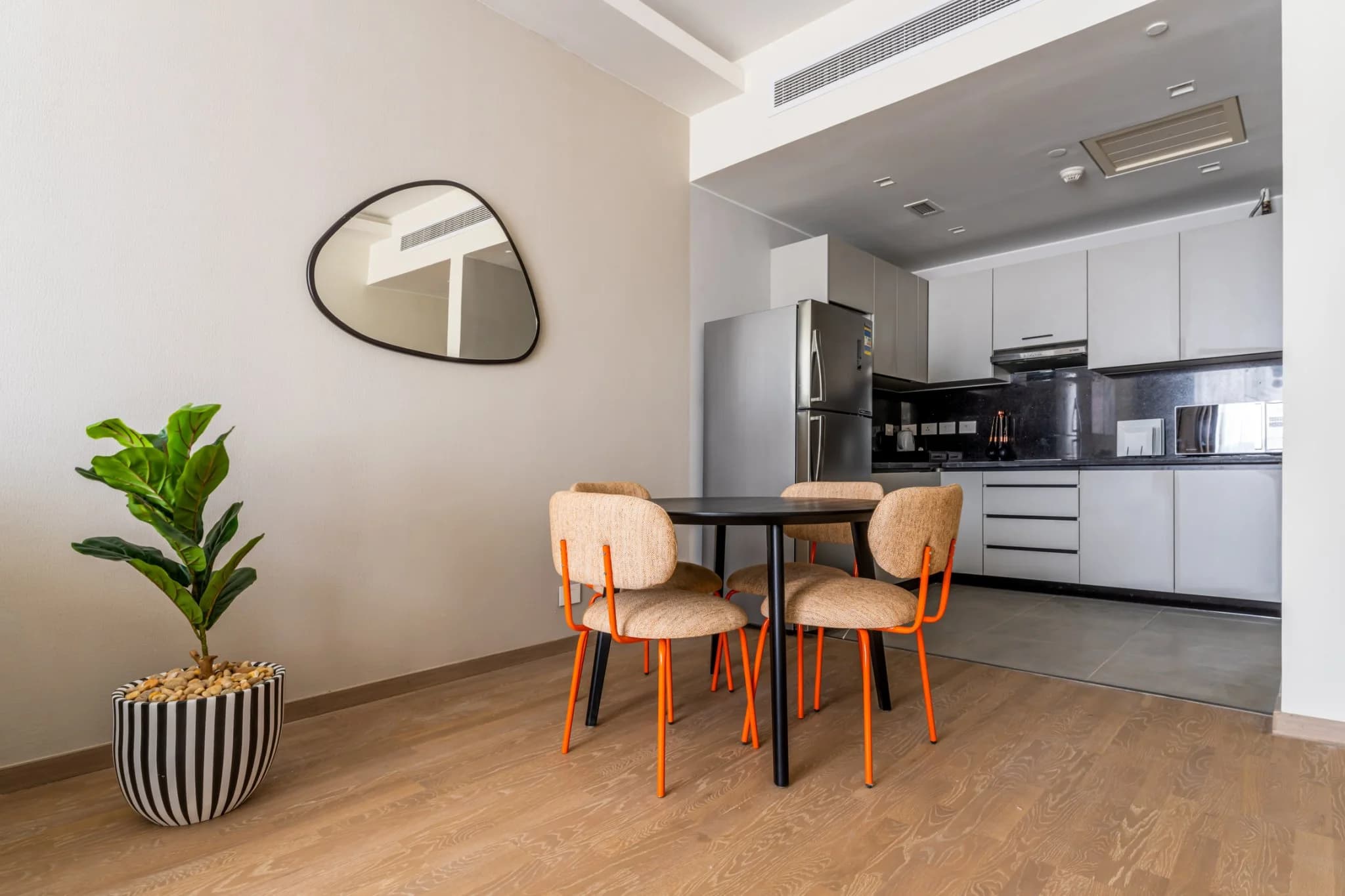 Sh. Zayed Aeon Towers 2BR w/ Kitchen, photo 6
