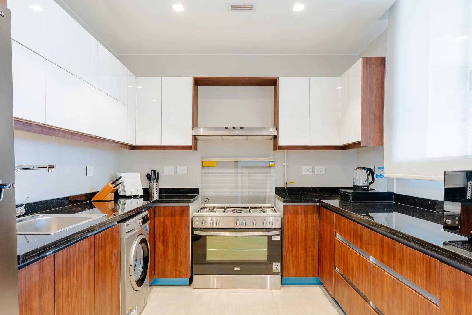Sh. Zayed · Aeon Towers 2BR w/ Balcony, photo 8