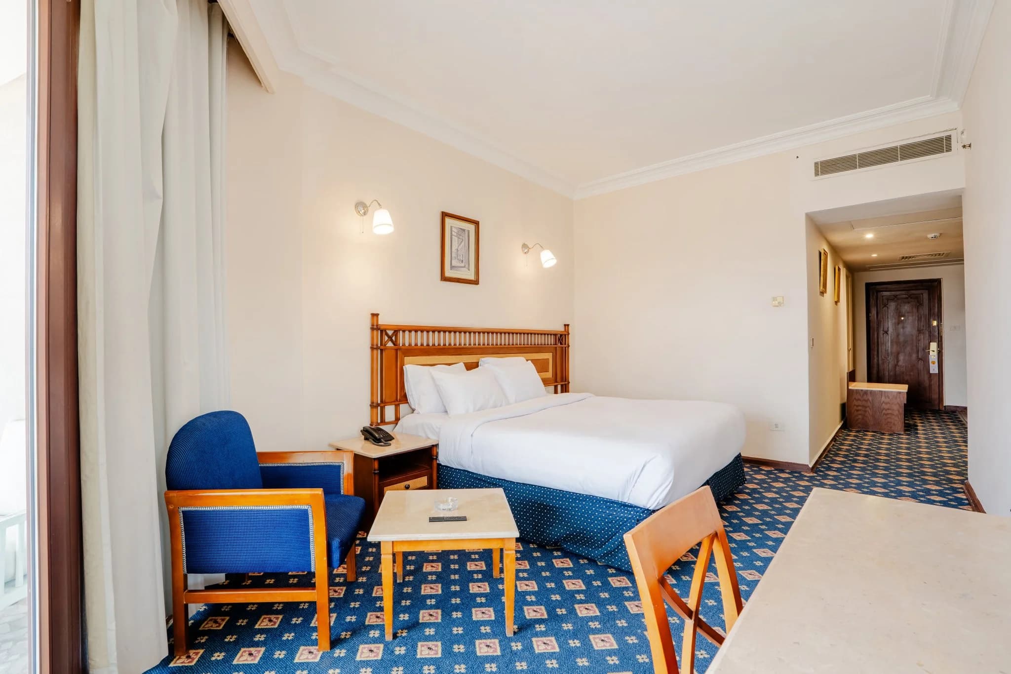 Executive Room king Bed City view Balcony, photo 7