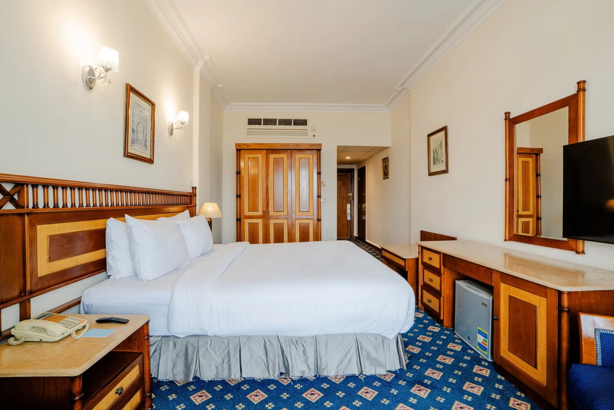 Executive Room King Bed Nile view Balcony, photo 6