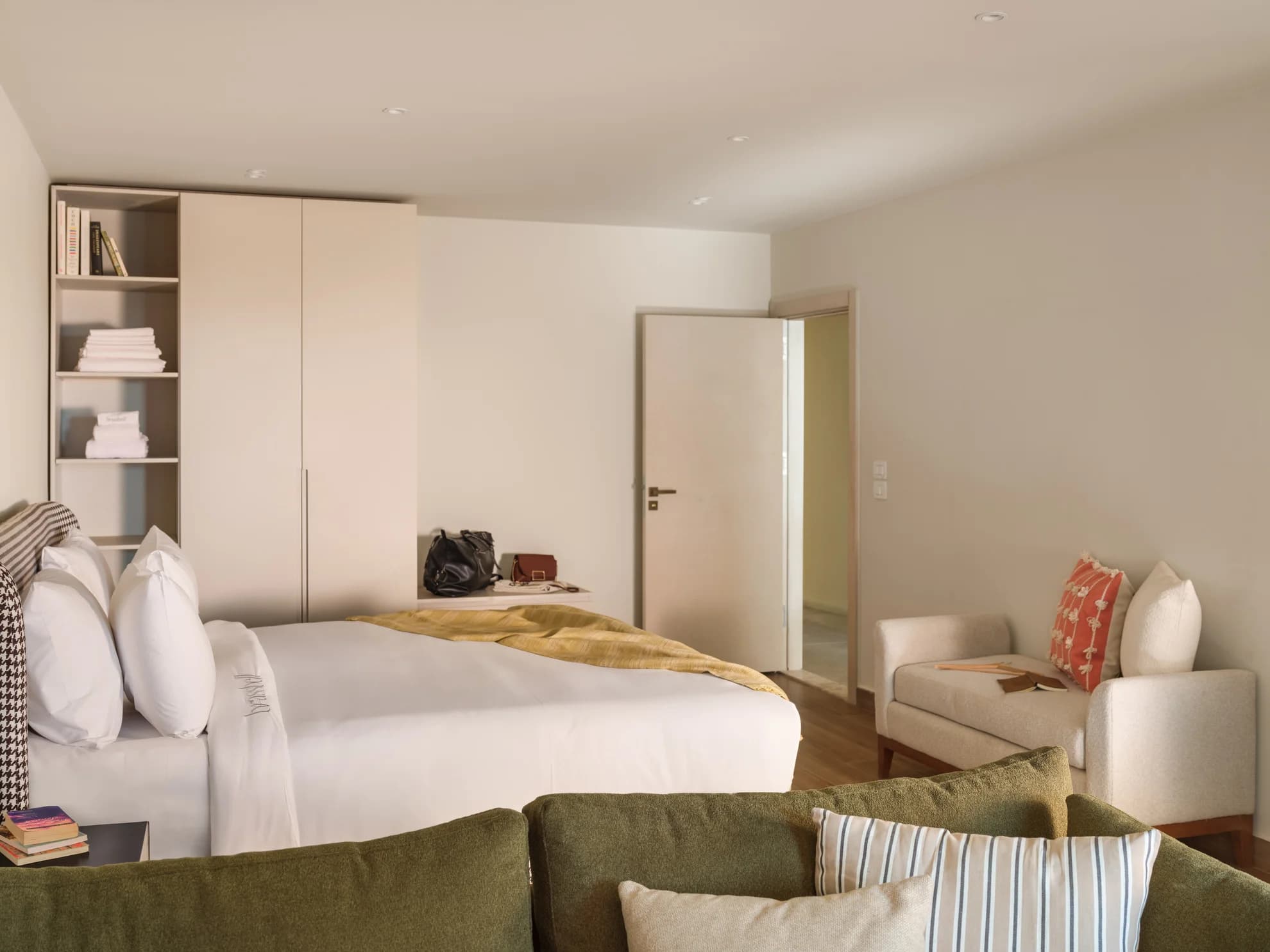 High Floor Three Bedroom Apartments In The Center Of Zamalek, photo 2
