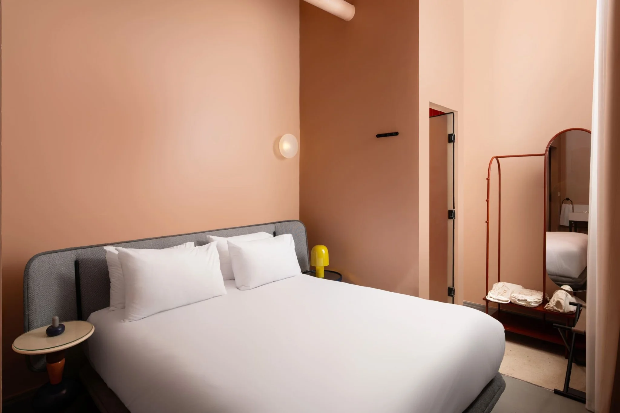 One Bedroom Apartment City View King bed In The Center OF Downtown Cairo, photo 3