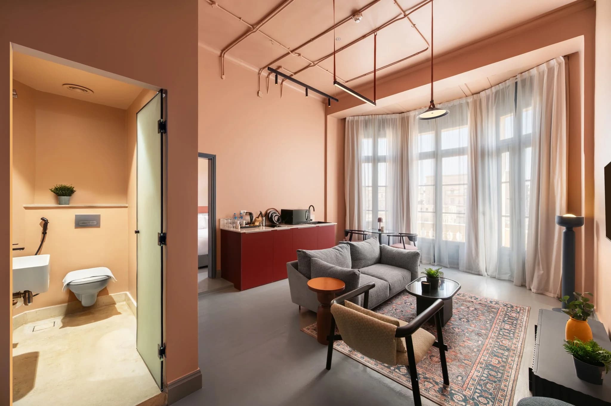 One Bedroom Apartment city View King bed In The Center OF Downtown Cairo