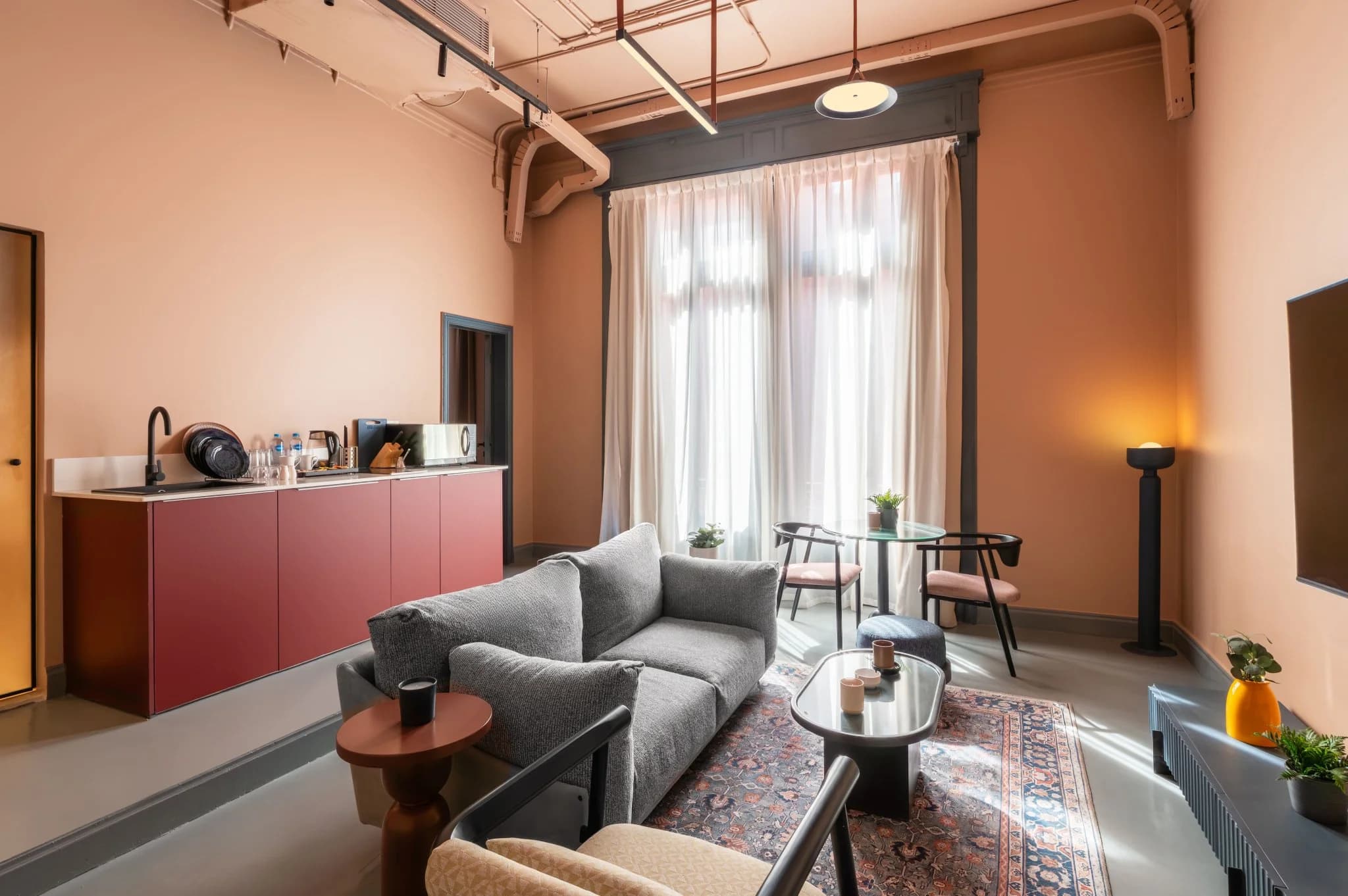 One Bedroom Apartment City View King bed In The Center OF Downtown Cairo, photo 3