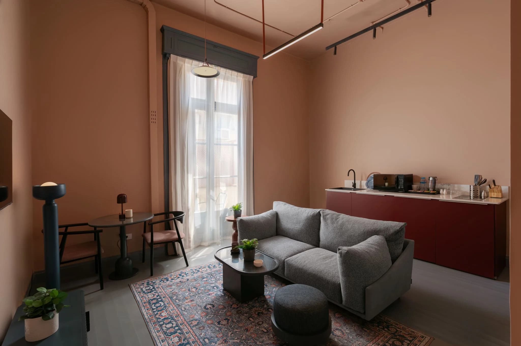 One Bedroom Apartment City View King bed In The Center Of Downtown Cairo, photo 3