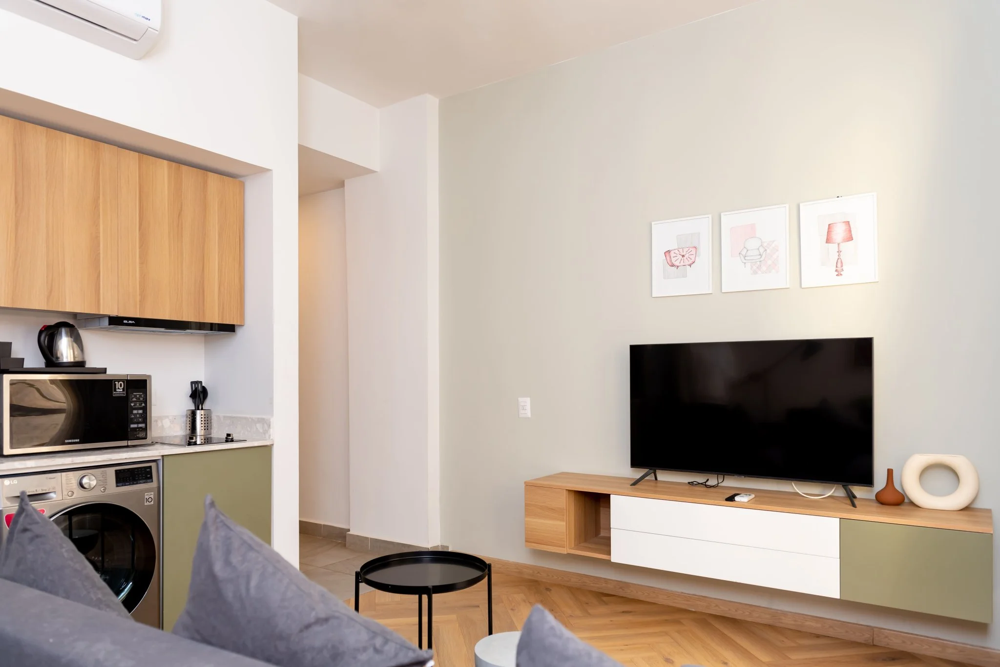 One-Bedroom Apartment with Balcony and City View In The Center Of Downtown Cairo, photo 4