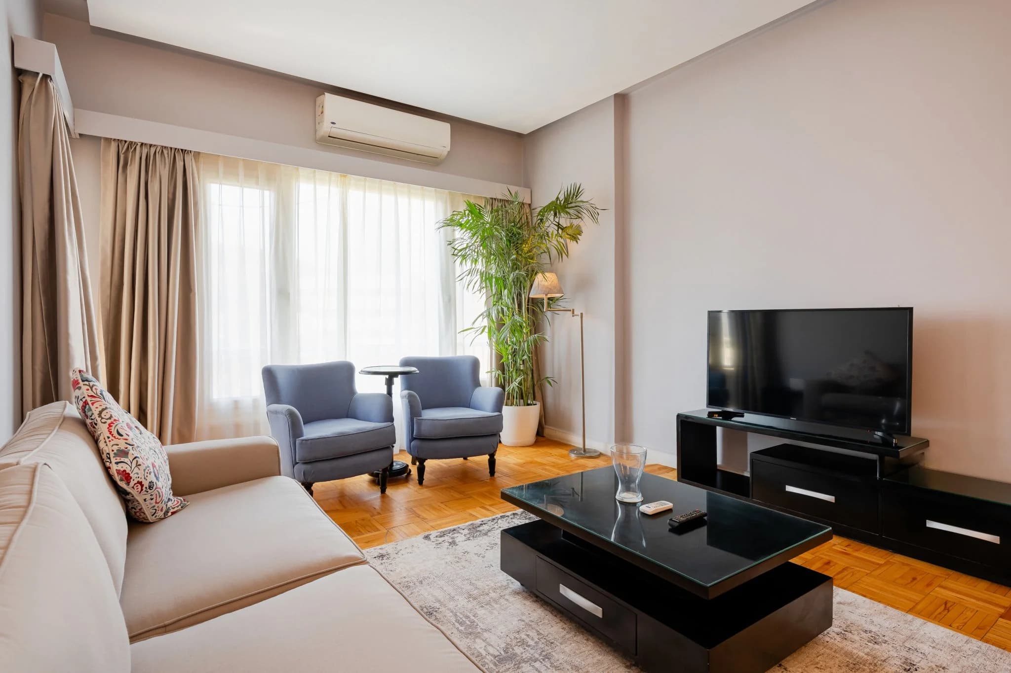 One Bedroom Apartment With Balcony City View In The Center Of Zamalek, photo 2