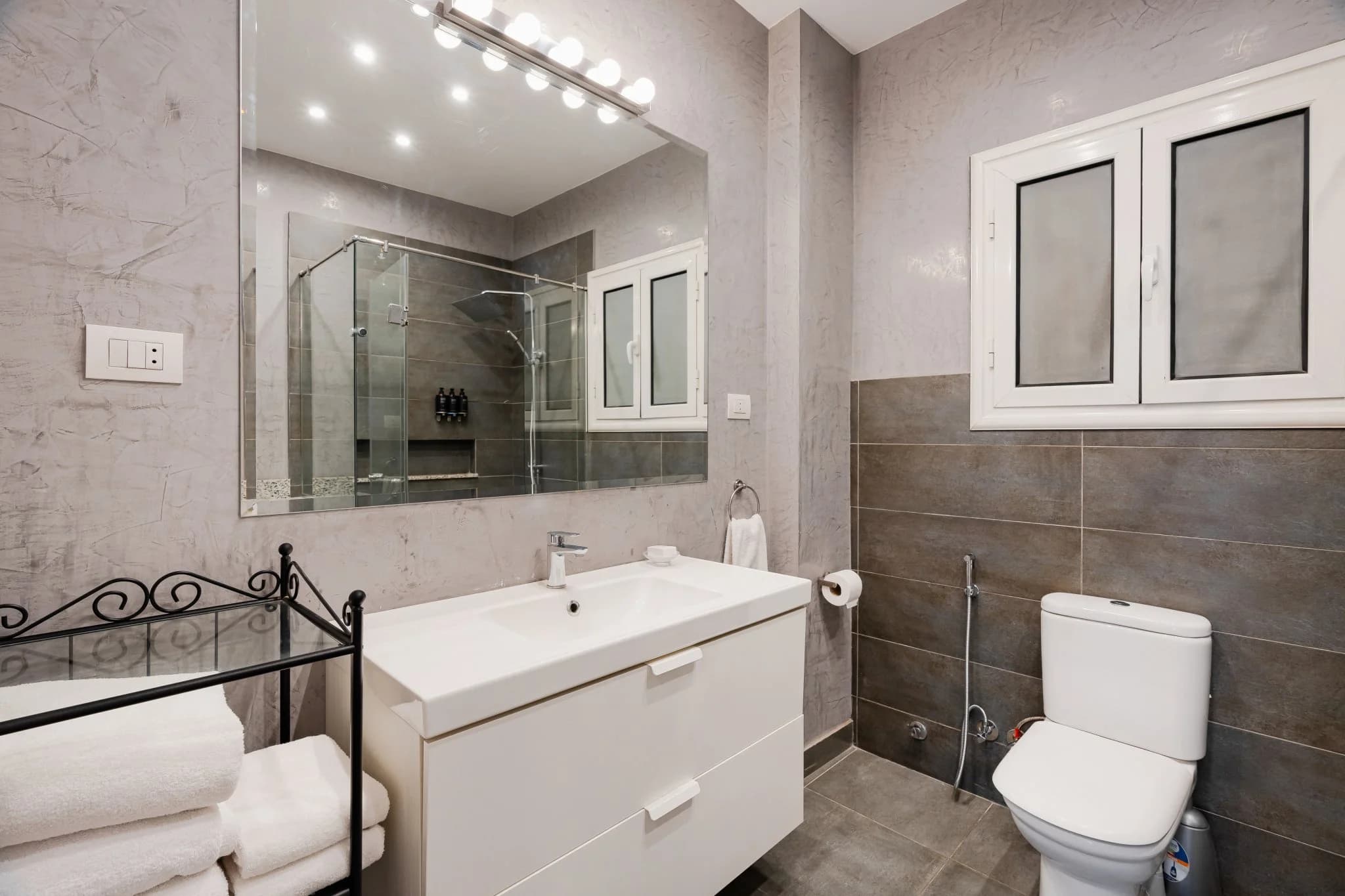 One Bedroom Apartment With Balcony City View In The Center Of Zamalek, photo 6