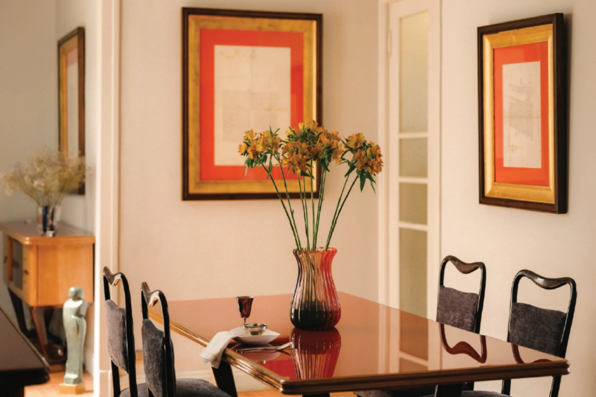 Three Bedroom Apartment In The Center Of Downtown Cairo