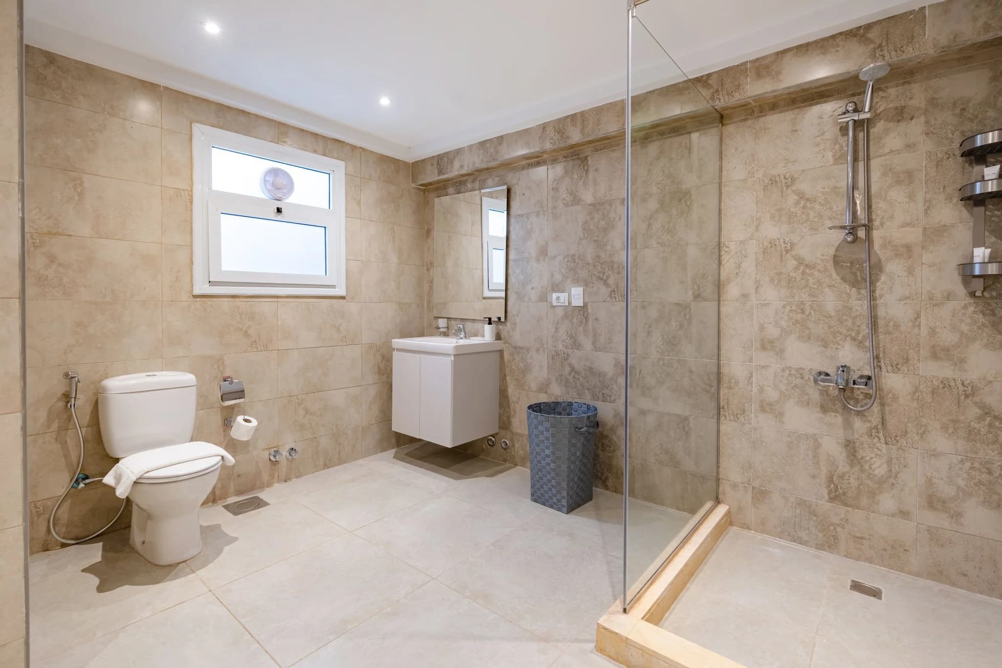 Three Bedrooms Apartment, photo 2