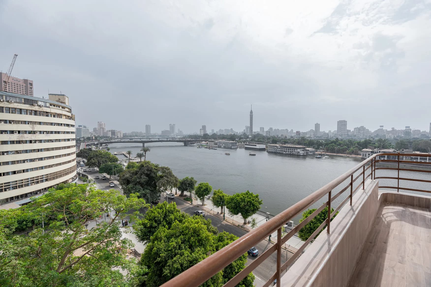 Two Bedroom Apartment Nile View Near Ramses Hilton Hotel, photo 2