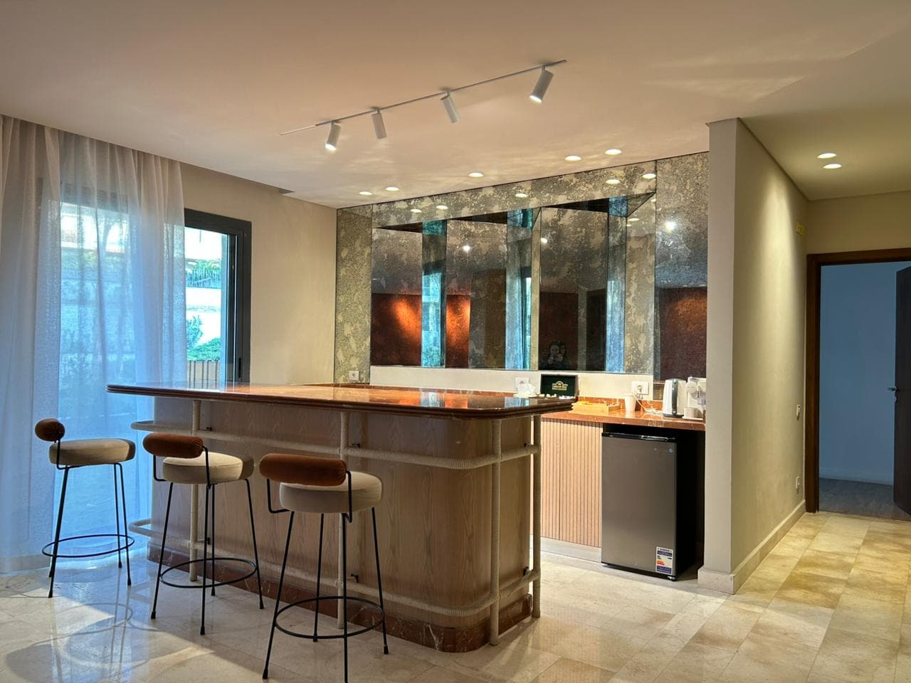 Modern 1BDR Pool View Villette, photo 6