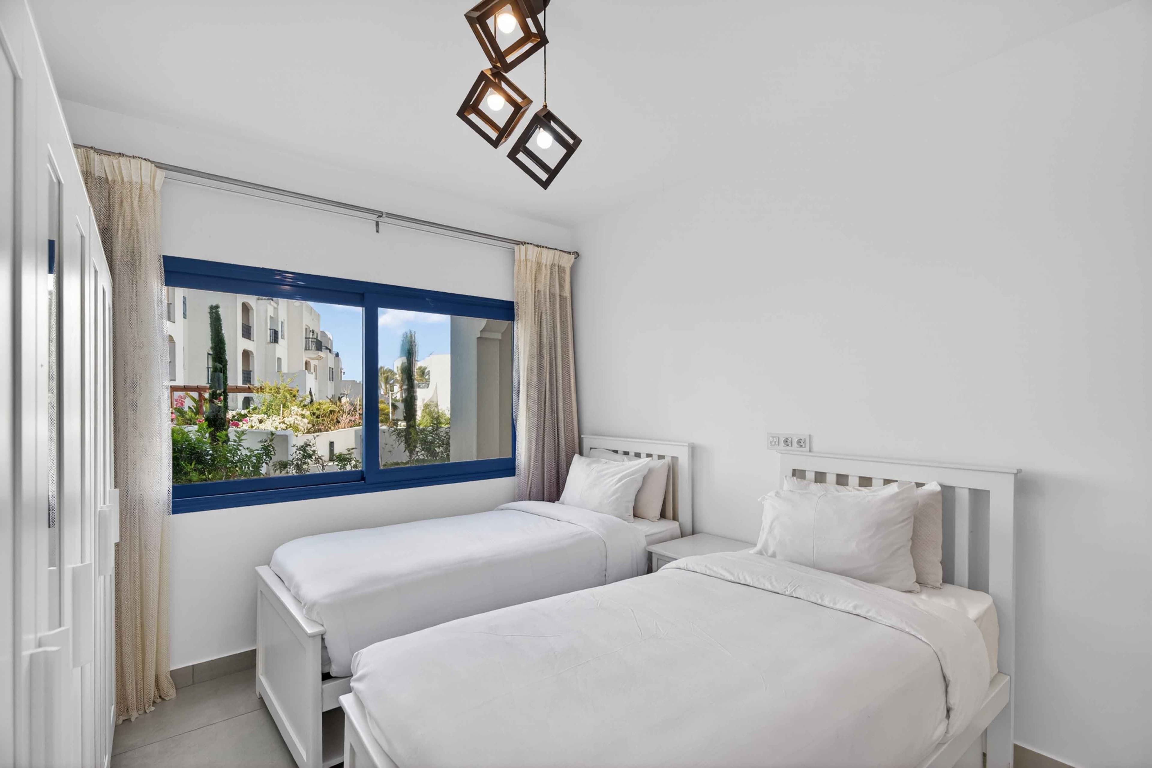 Modern 1BDR with Garden · Greek, photo 8