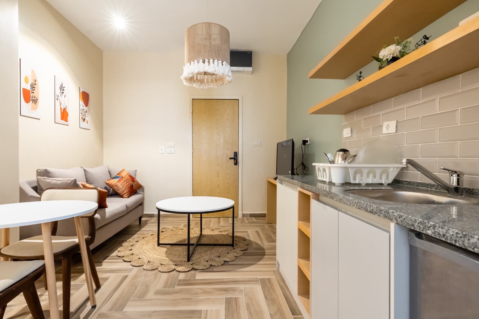 Homey Studio Near Arkan Plaza, photo 2